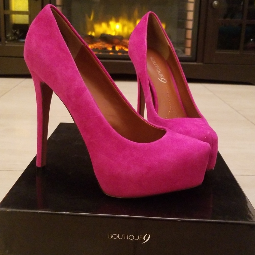 *NEW* Boutique 9 Suede Platform Heels